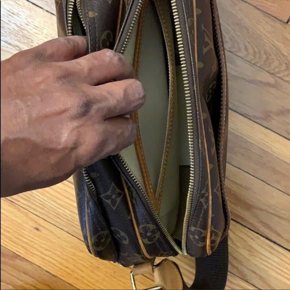 Louis Vuitton cross body men's messanger bag - Picture 5 of 9